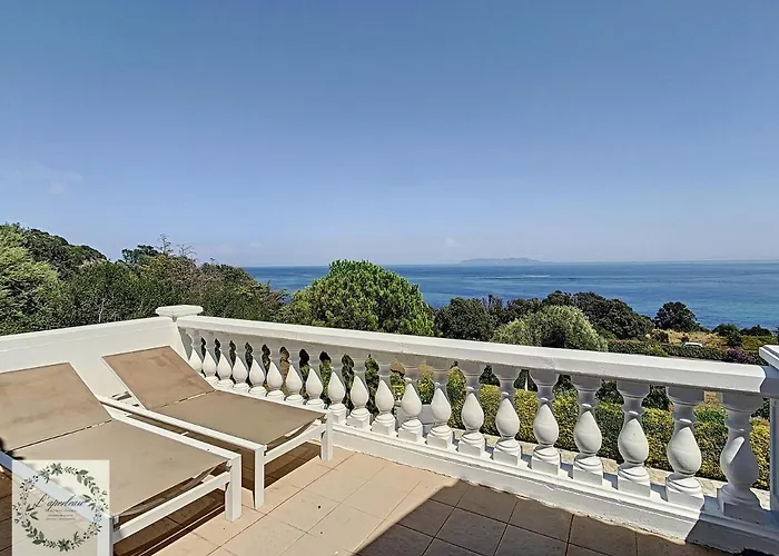 Seaview Marlau Hotel