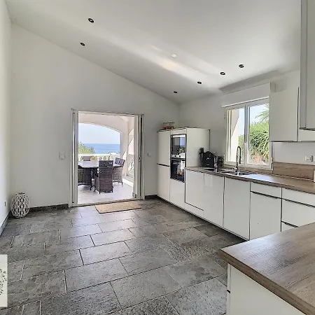 Hotel Seaview Marlau *