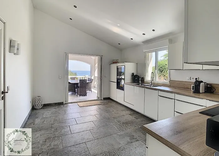 Otel Seaview Marlau *